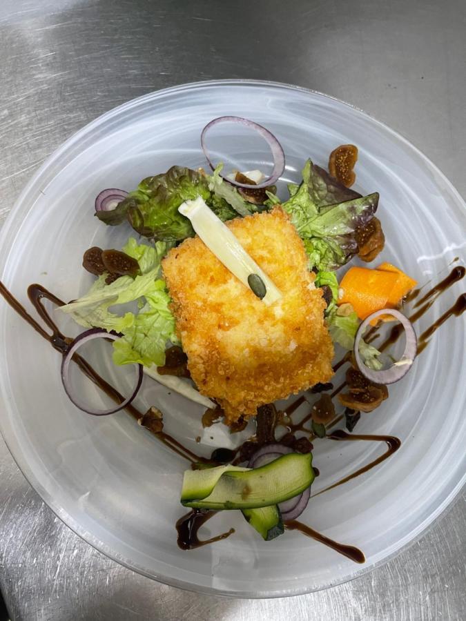 Logis Hotel Restaurant Cazes Arazat Laissac Bagian luar foto