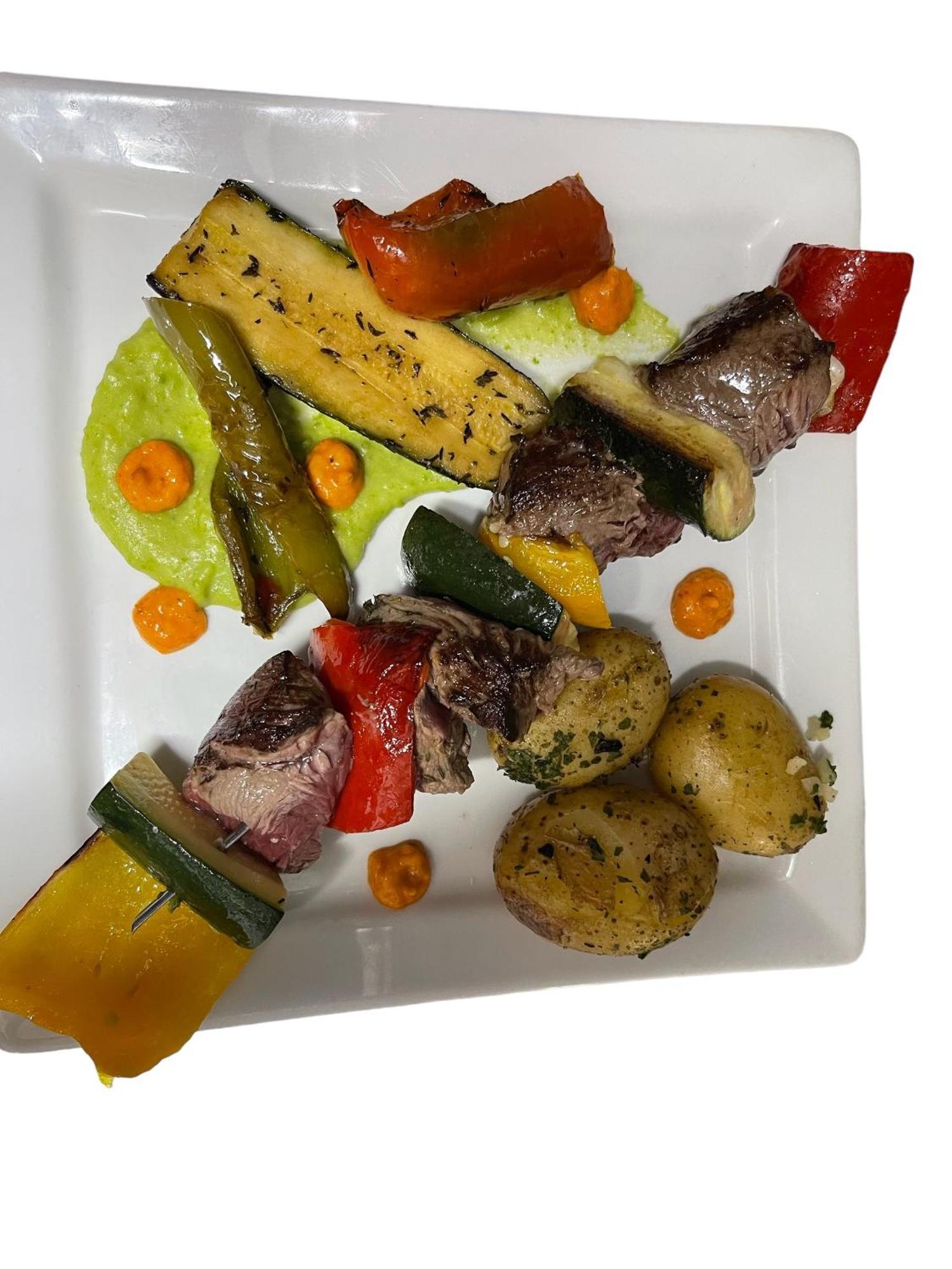 Logis Hotel Restaurant Cazes Arazat Laissac Bagian luar foto