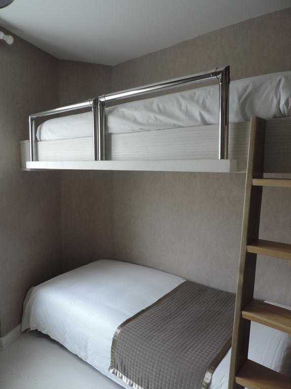 Logis Hotel Restaurant Cazes Arazat Laissac Bagian luar foto