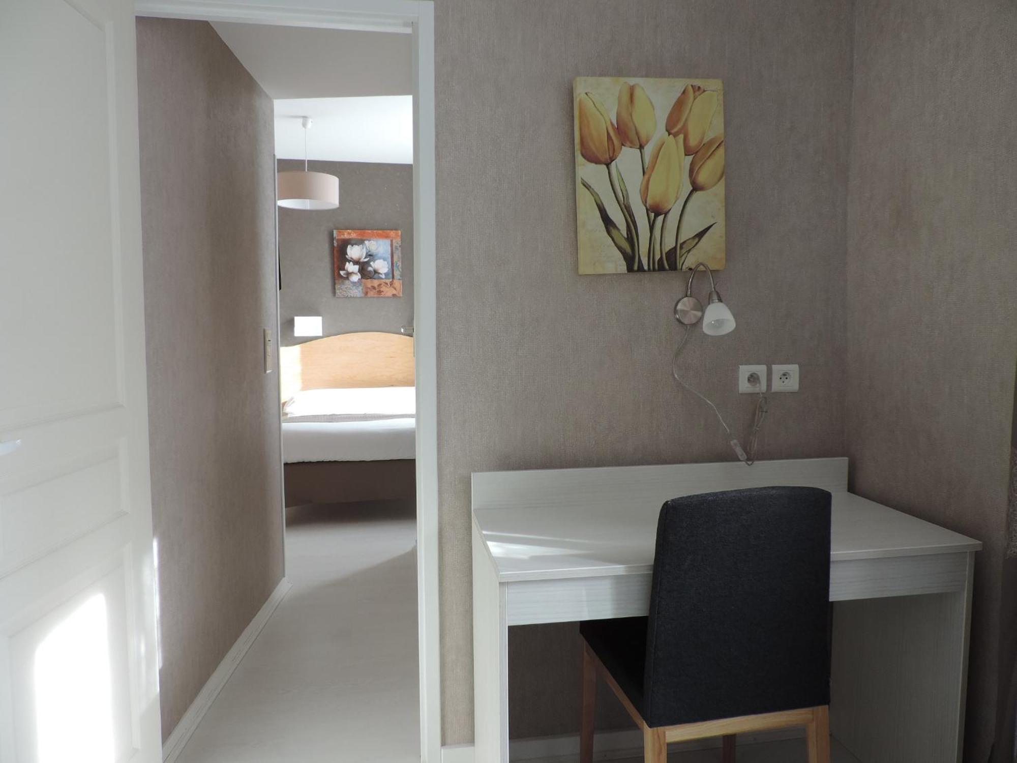 Logis Hotel Restaurant Cazes Arazat Laissac Bagian luar foto