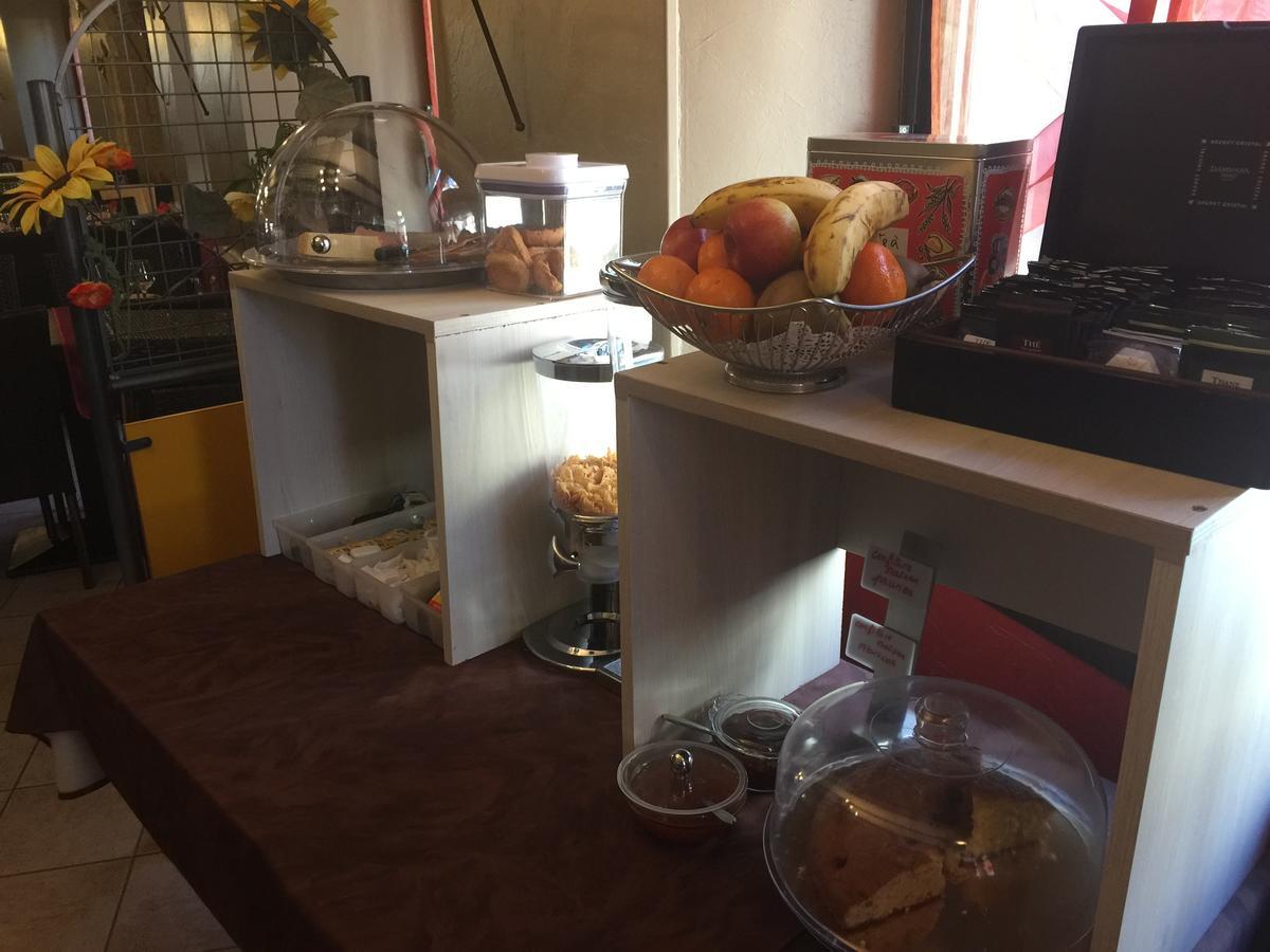 Logis Hotel Restaurant Cazes Arazat Laissac Bagian luar foto