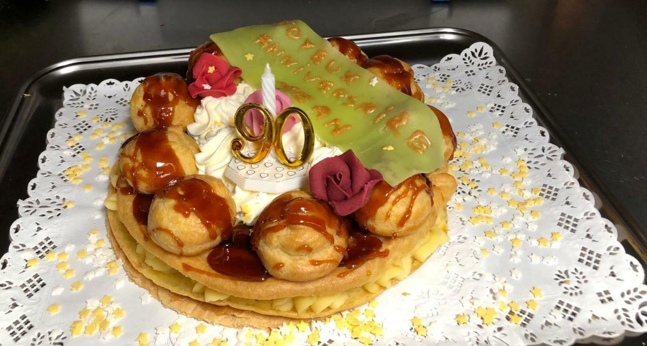 Logis Hotel Restaurant Cazes Arazat Laissac Bagian luar foto